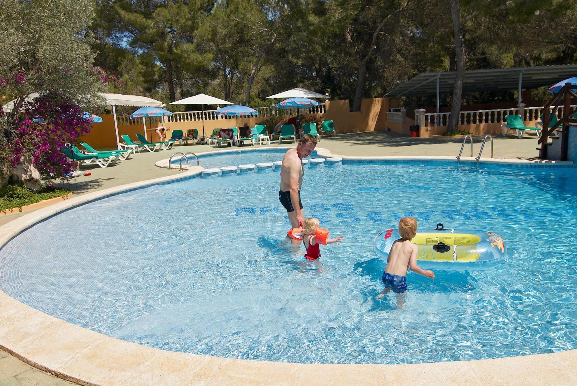 Ses Eufabietes Apartments & Restaurant Playa Migjorn Exterior photo