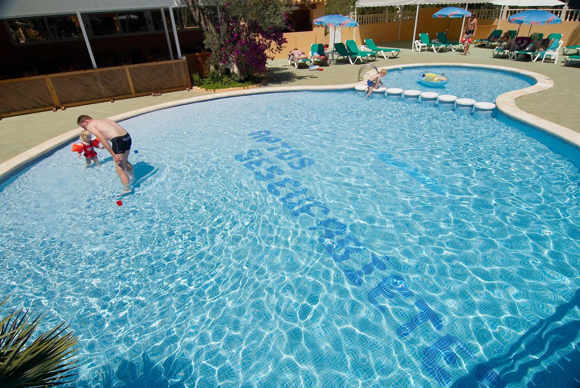 Ses Eufabietes Apartments & Restaurant Playa Migjorn Exterior photo