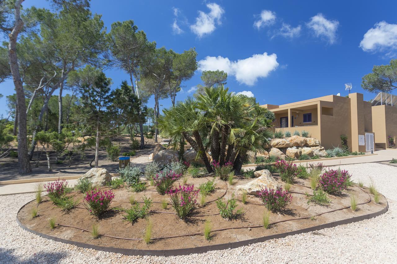 Ses Eufabietes Apartments & Restaurant Playa Migjorn Exterior photo